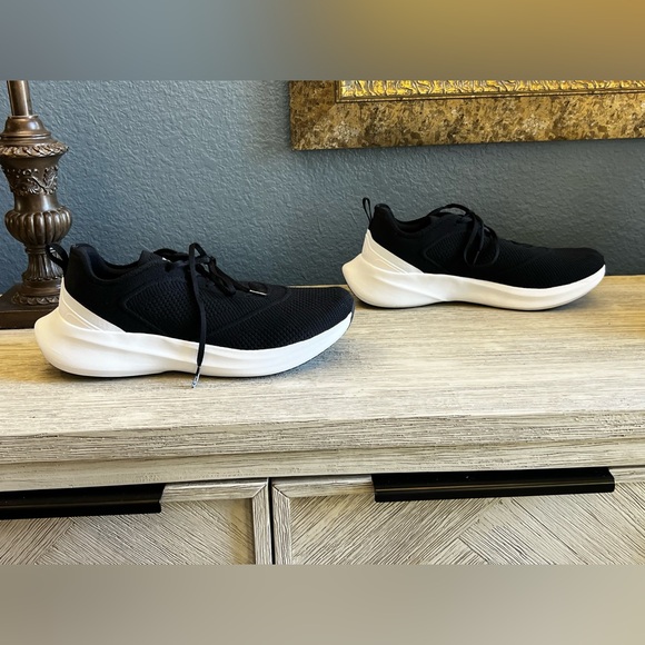 LIKE NEW!!! APL Techloom Dream Black and White Men\'s Shoes